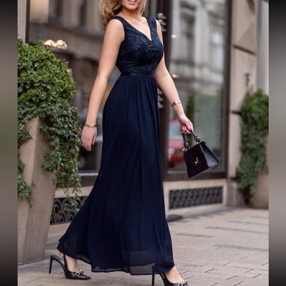 COPY - Luxe contrast lace chiffon formal dress - Picture 12 of 14